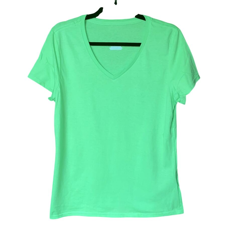NWOT Fanatics Green Short Sleeve V-Neck Cotton T-Shirt Tee Women's Size Medium